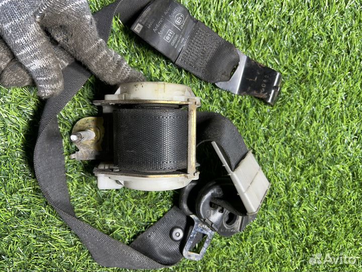 Ремень безопасности Opel Vectra B