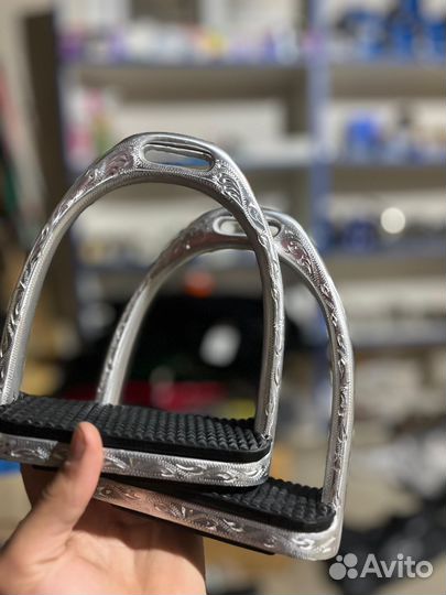 Стремена для седла