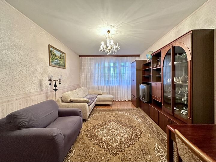 2-к. квартира, 60 м², 8/17 эт.