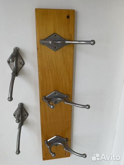 Вешалка на 3 крючка