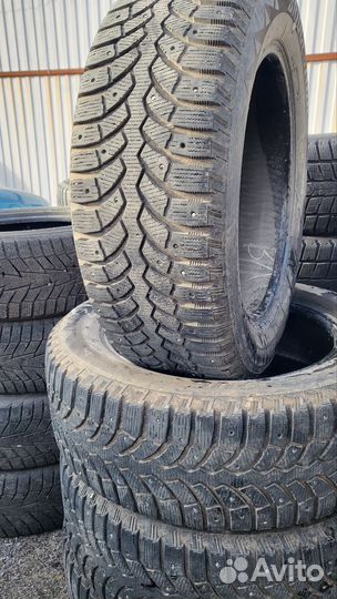 Bridgestone Blizzak Spike-01 215/60 R17 100T