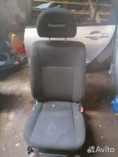 Сиденье переднее правое Mitsubishi Lancer 9 2003-2