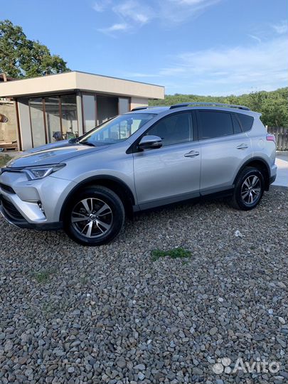 Toyota RAV4 2.2 AT, 2018, 72 000 км