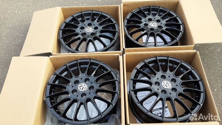 VW Polo совершенно новые диски R-15