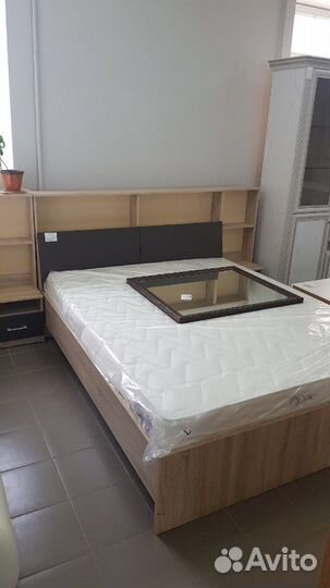 Спальный гарнитур