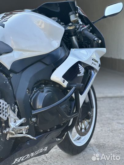 Продам мотоцикл Honda CBR 1000 RR