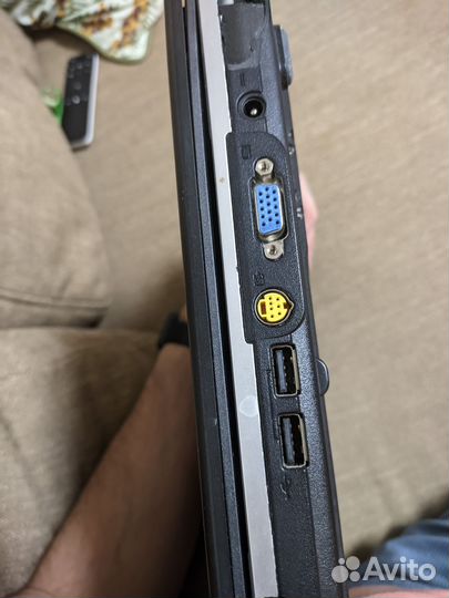 Ноутбук MSI старенький работающий