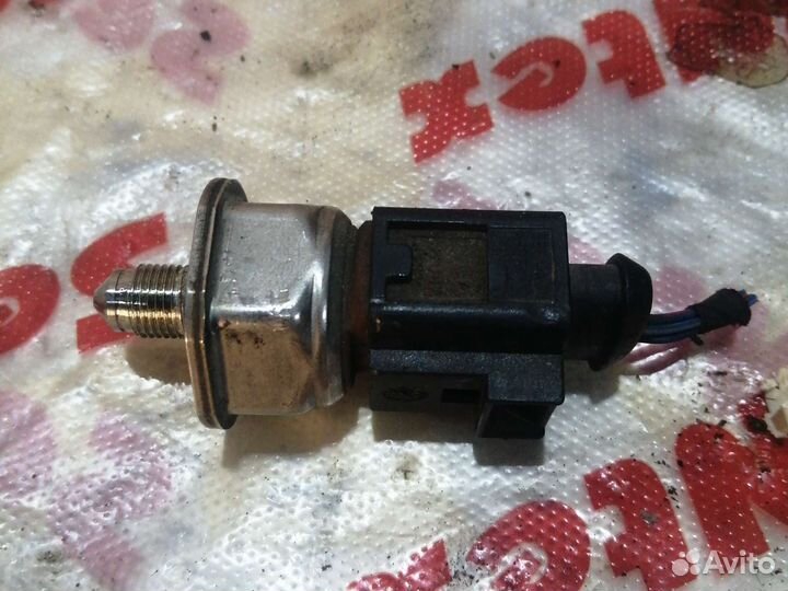Датчик давления топлива Volkswagen Golf 5, 1.4