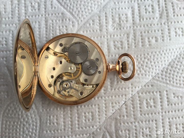 Карманные антикварные золотые часы.Швейцария