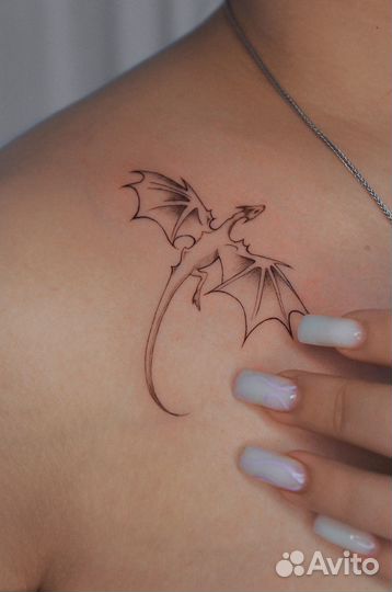 Тату мастер, татуировка в студии