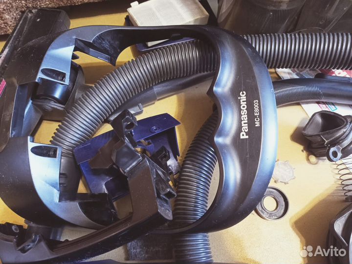 Пылесос Panasonic MC-E8003 на запчасти