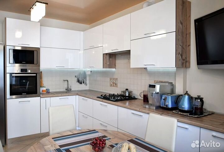 Кухня в потолок на заказ