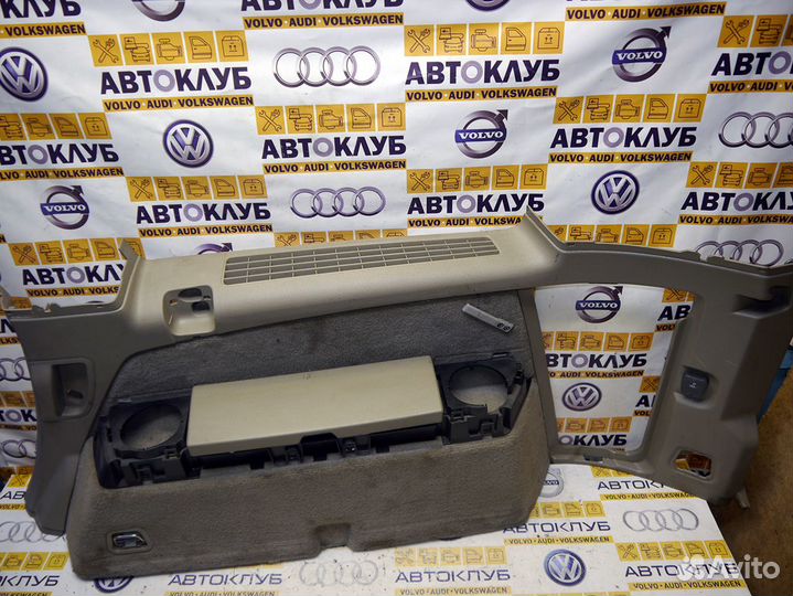 Обшивка багажника правая зад Вольво хс90