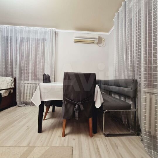 2-к. квартира, 43 м², 2/5 эт.