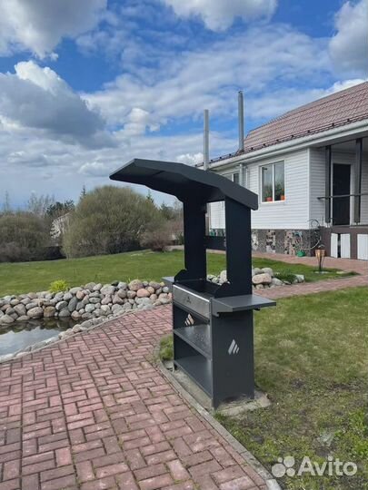 Мангал-гриль с крышей и полками