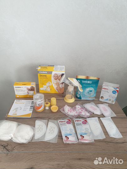 Молокоотсос Medela Harmony с принадлежностями