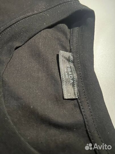 Футболка prada