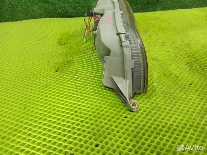 Фара левая Toyota Chaser