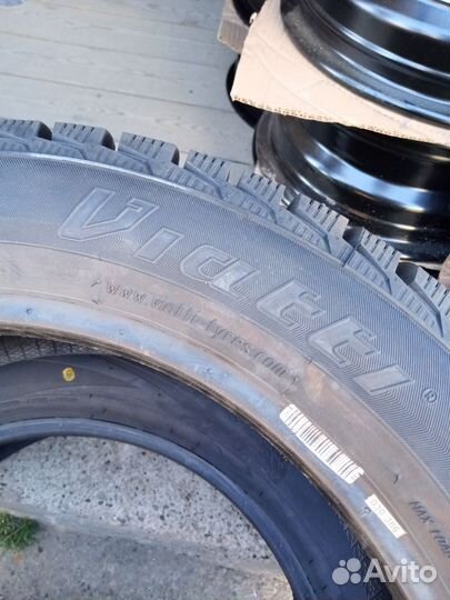 Viatti Brina Nordico V-522 215/50 R17