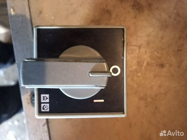 Выключатель