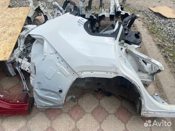 Тойота рав 4 четверть задняя правая