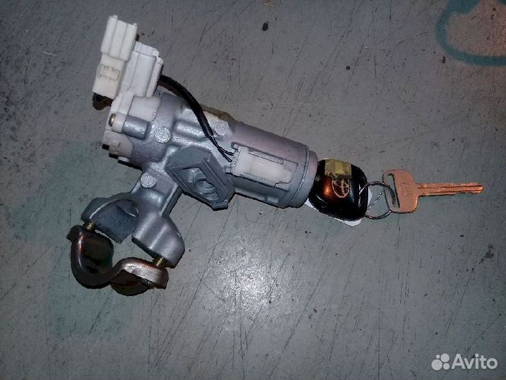 Замок зажигания Toyota Celica ZZT231