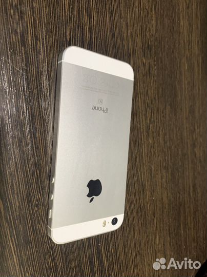 Телефон iPhone se 32gb
