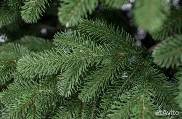 Елка искусственная