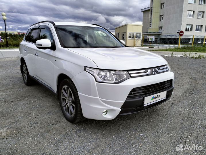 Mitsubishi Outlander 3.0 AT, 2013, 239 400 км