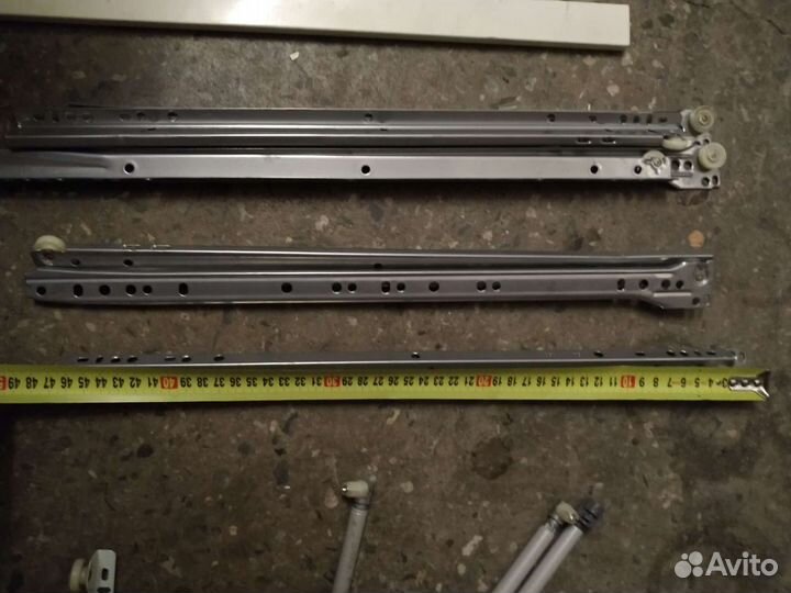 Напрявляющие для ящиков или корзин