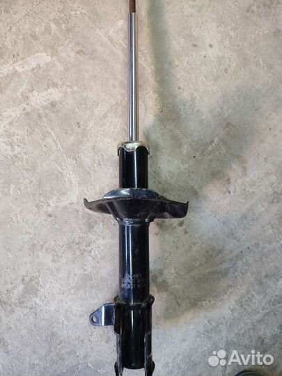 Задняя стойка от мазды premacy