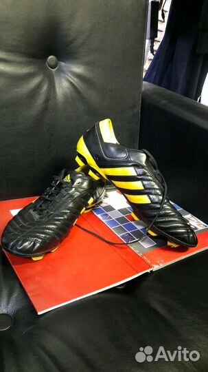 Продаю бутсы профессиональные Адидас