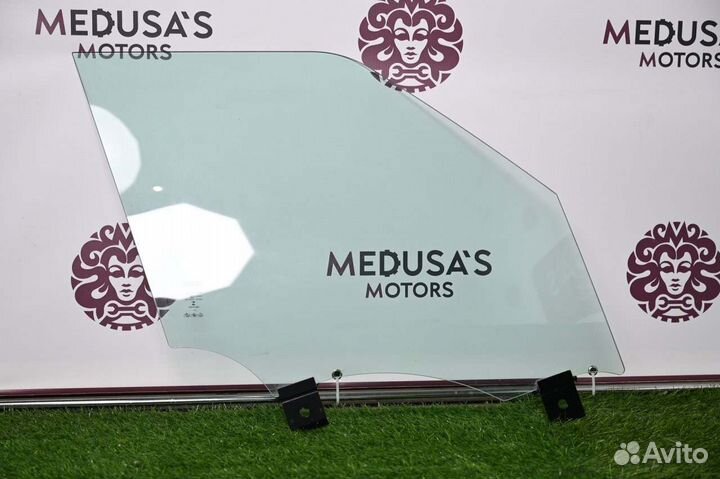 Стекло двери переднее правое Land Rover Sport L494