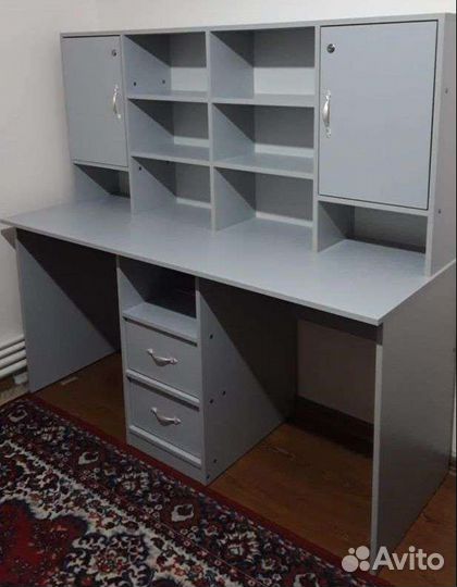 Письменный стол