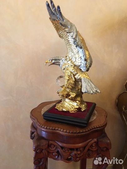 Орел ястреб статуэтка