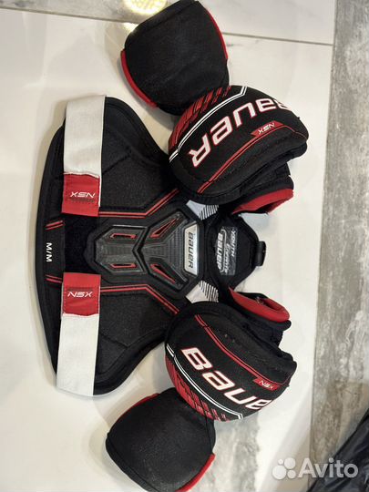 Нагрудник хоккейный bauer