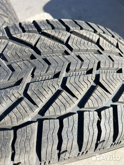 Tigar All Season 275/45 R20