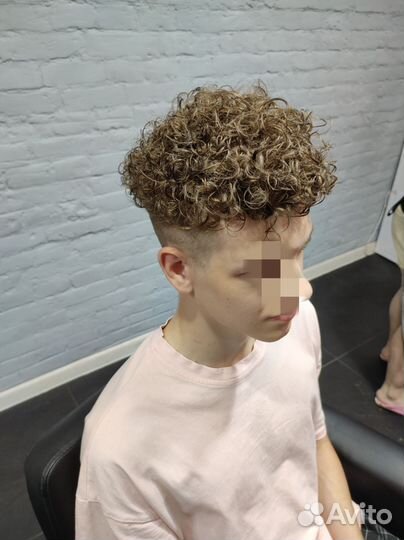 Мужская завивка волос
