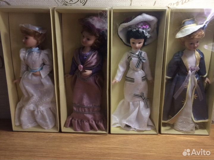 Коллекция фарфоровых кукол 