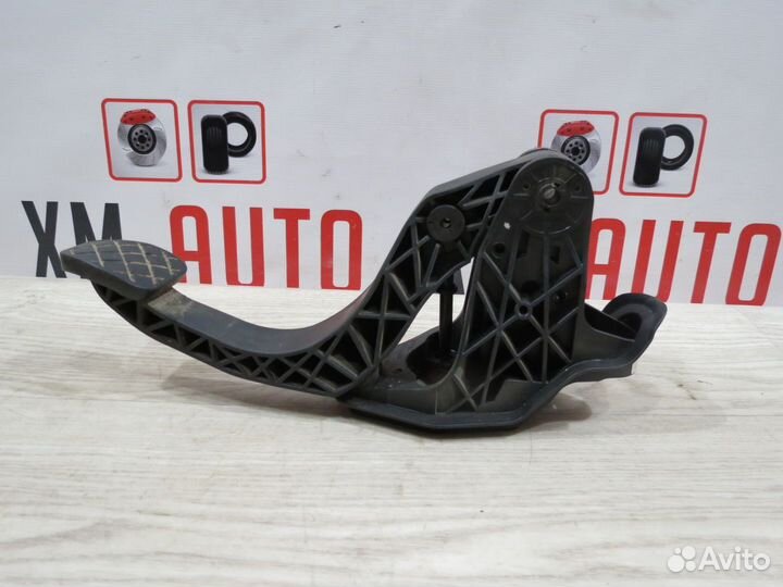Педаль сцепления Skoda Rapid