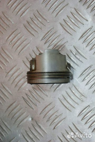 Цилиндр с поршнем Suzuki Intruder 400