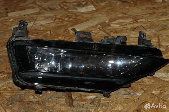 Skoda Rapid птф передняя левая