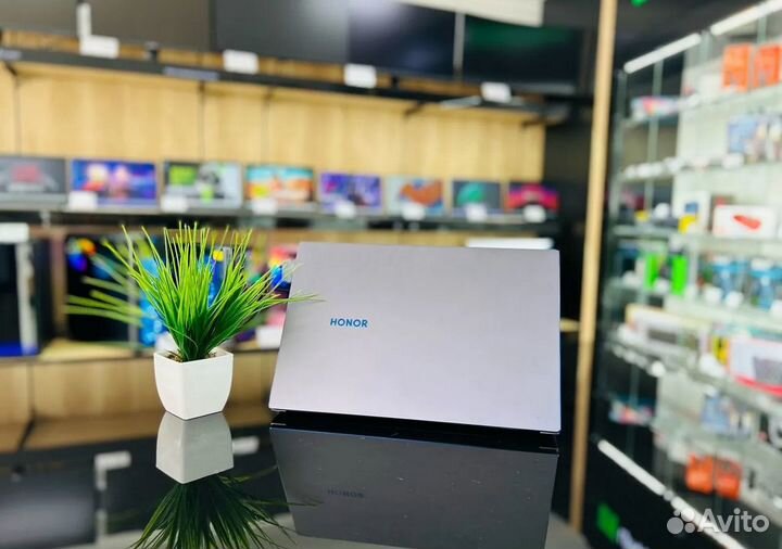 Мощный ноутбук Honor 14