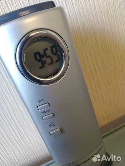 Часы настольные электронные с фонариком