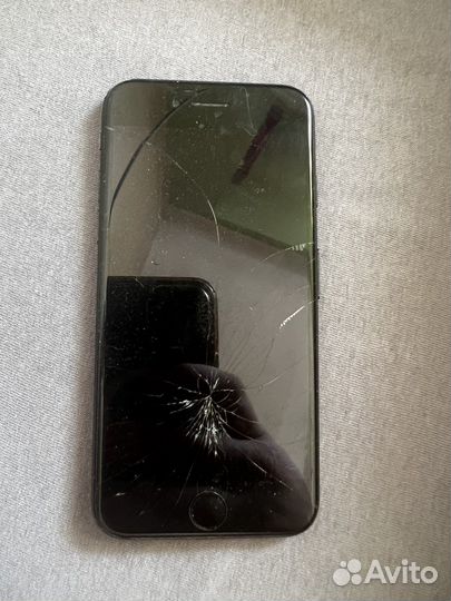 Телефон iPhone 7