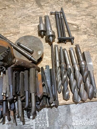 Оснастка к токарному станку и свёрла