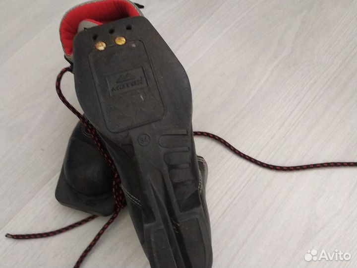 Лыжные ботинки детские 34р