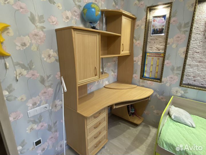 Компьютерный стол