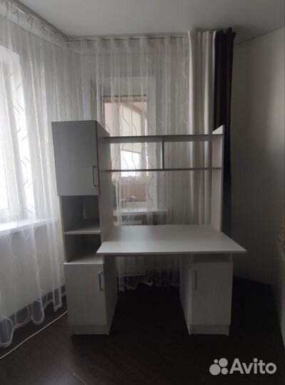 Письменный стол