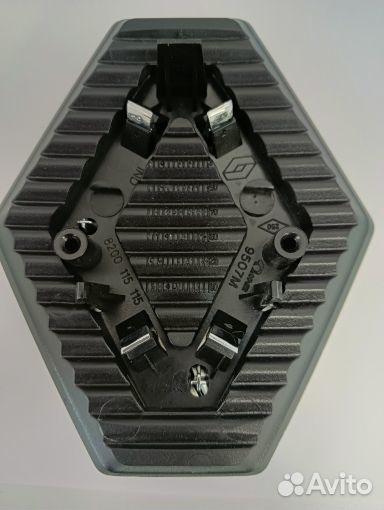 8200179691 Эмблема пер.Меган 2